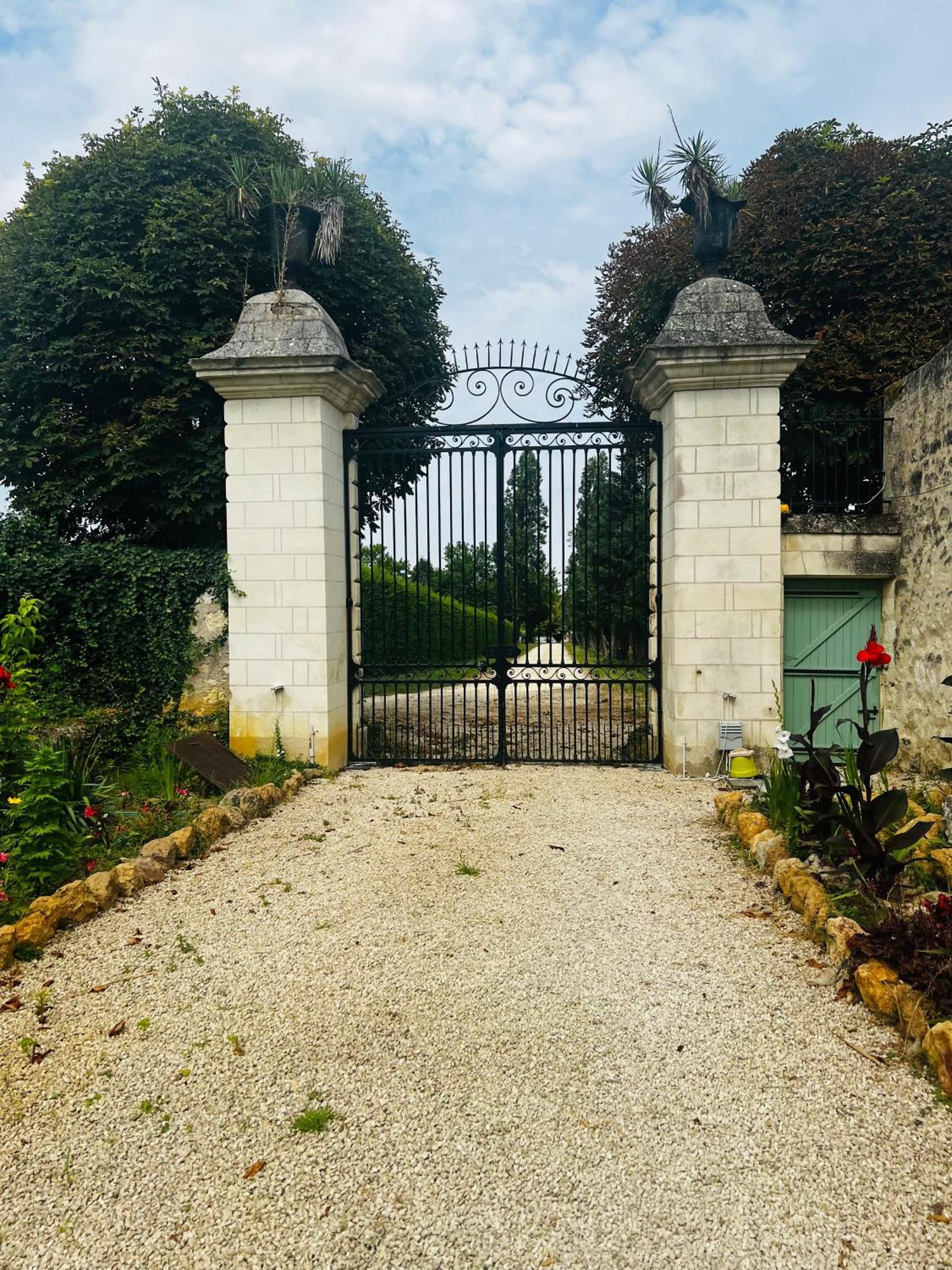 Chateau De La Thibaudiere - Chambre Du Tonneau Allonnes  Eksteriør billede